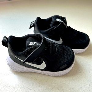 Baby/Toddler Nike Revolution Sneakers - NWOT! US Size 6C